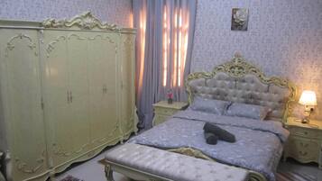 1 habitación, tabla de planchar con plancha, wifi y ropa de cama