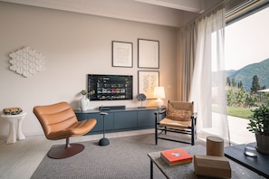 Unclassified image, 2 of 102, button - MC residence (Tremezzo)