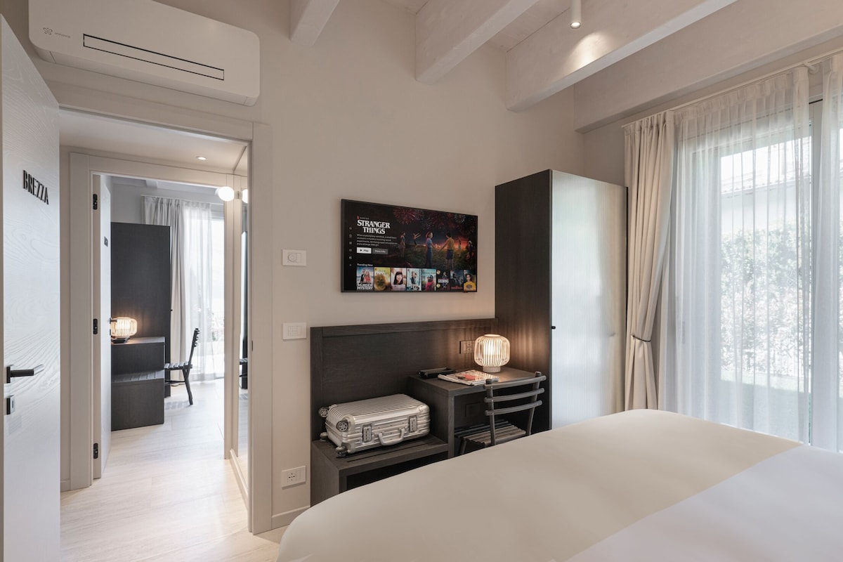 Apartment, Pool View | Premium bedding, down comforters, iron/ironing board, cribs (surcharge)