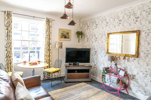 #03 The Hawthornes. Sleeps 6|NEC 7mins|8 mins
