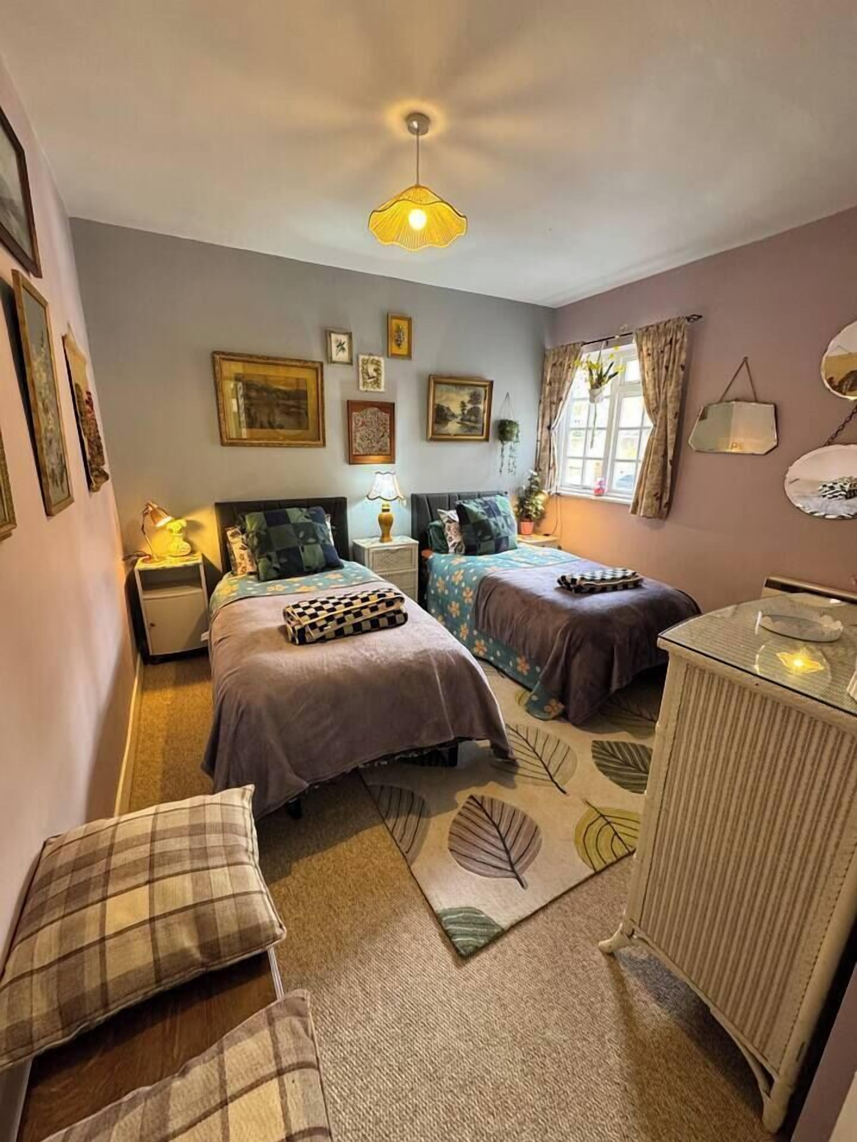 Desk, iron/ironing board, travel crib, WiFi