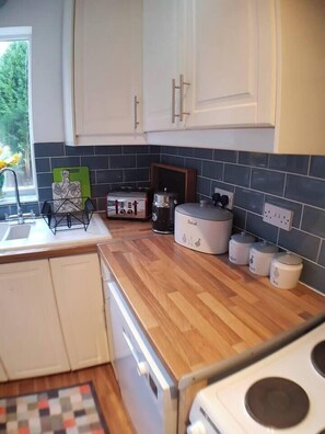 Private kitchen - #07 Edwardian Terrace in Royal Sutton NEC BHX (Birmingham)