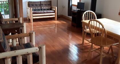 Cozy stay at Haliburton Forest. Trails, Wolf Centre, Canopy Tour, 100 lakes!