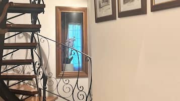 Basic-Einzelzimmer, Blick auf den Innenhof | Innenbereich