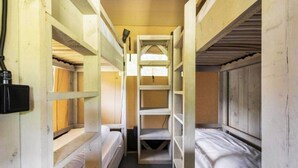 2 bedrooms, WiFi (free), bed sheets