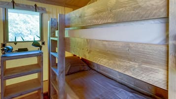 3 chambres, accès au Wi-Fi (inclus), literie fournie