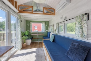Living area - De Glamping - Green Tiny House | Sleeps 6 (Zeewolde)