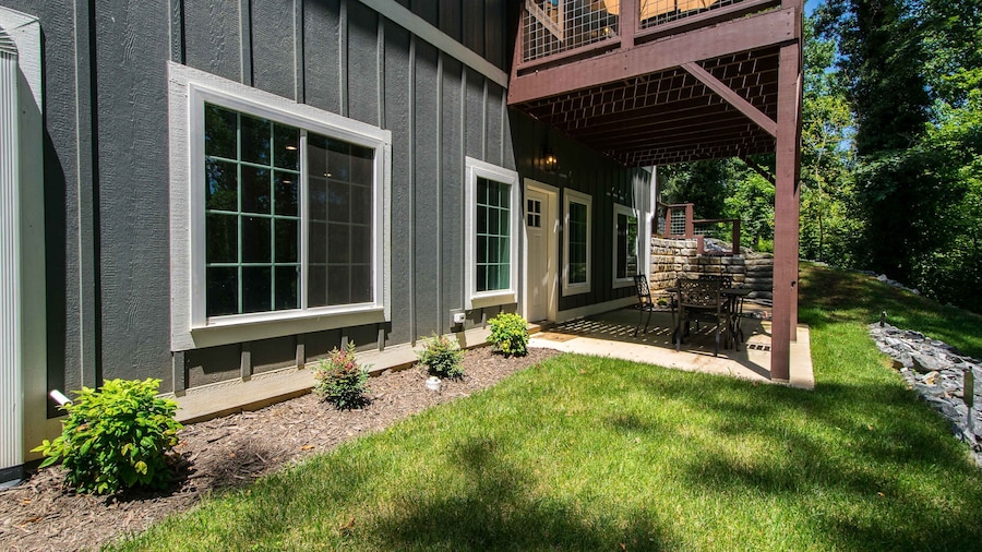 Cozy Lower Retreat II Sleeps 4 Free Tix