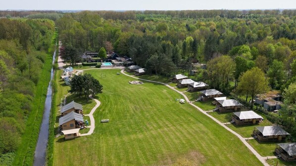 Aerial view - De Glamping - Tiny Safari Geel | Sleeps 7 (Zeewolde)