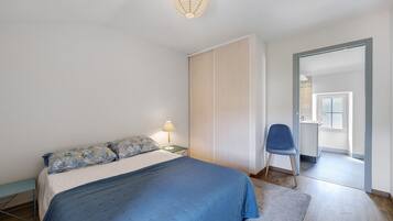 2 室のベッドルーム、アイロン / アイロン台、WiFi、ベッドシーツ