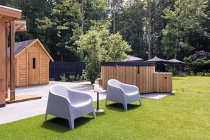 Terrace/patio - De Glamping - Villa with sleeping lodge & wellness facilities (Zeewolde)