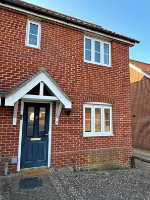 Exterior - Entire home in Saxmundham for
5 guests, 2 bedrooms, 3 beds, 2.5 bathrooms (Saxmundham)