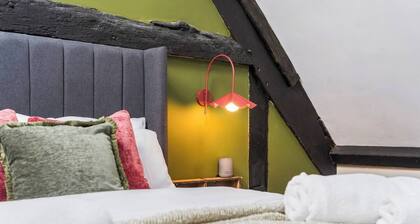 #66 Beautiful cottage near Cannock Chase