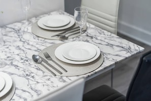 Dining - #117 Modern City Centre Apartment in Leicester (Leicester)
