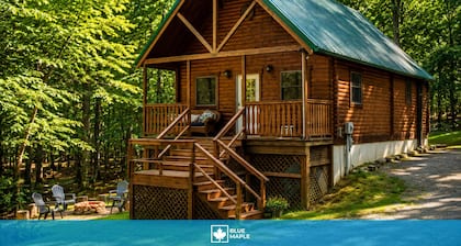River Cabin w/Kayak, Fire Pit, WiFi & Game Room