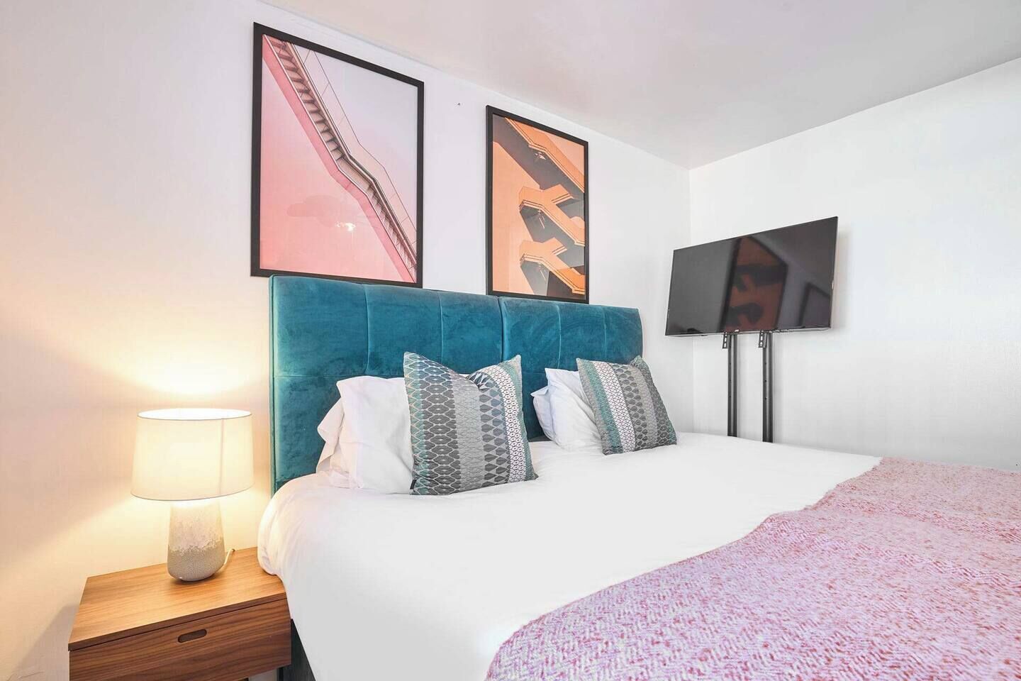 4 chambres, fer et planche à repasser, Wi-Fi, draps fournis