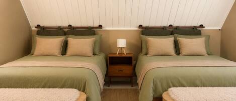 Iron/ironing board, WiFi (free), bed sheets