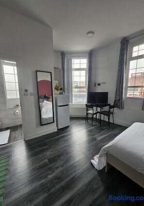 Room - #127 Modern City Suite | Digbeth Creative Quarter (West Midlands)