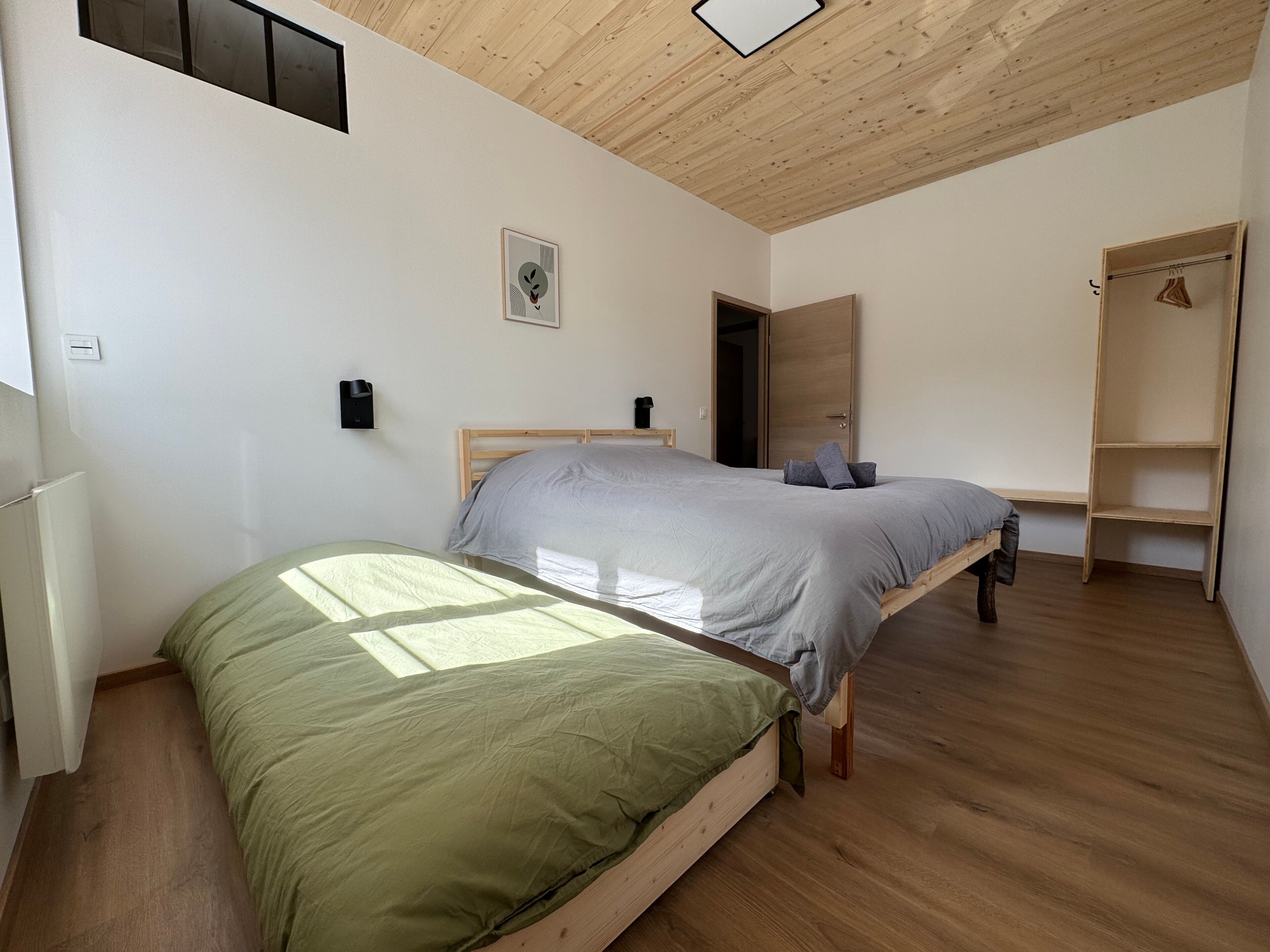 2 bedrooms, WiFi (free), bed sheets