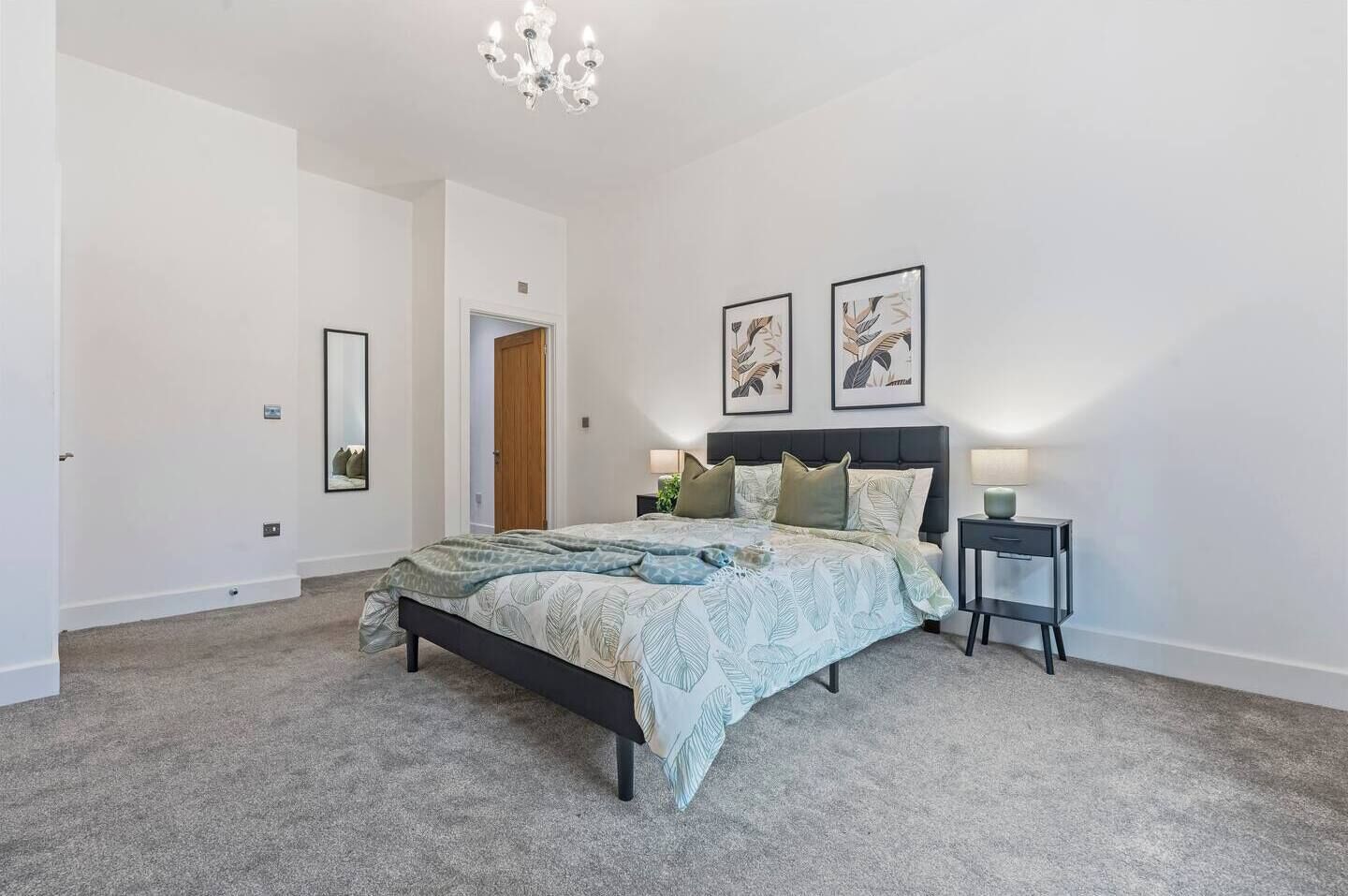 3 bedrooms, desk, iron/ironing board, WiFi