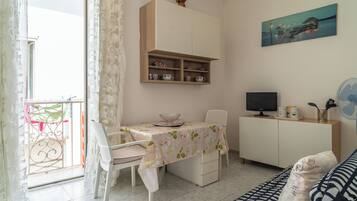 Appartement, balkon, uitzicht op stad | Woonruimte