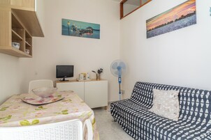 Appartamento, balcone, vista città | Area soggiorno