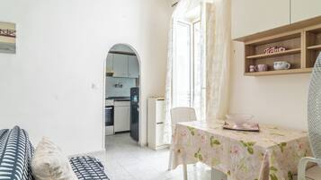 Appartement, balkon, uitzicht op de stad | Interieur