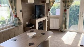 Fernseher, Kamin