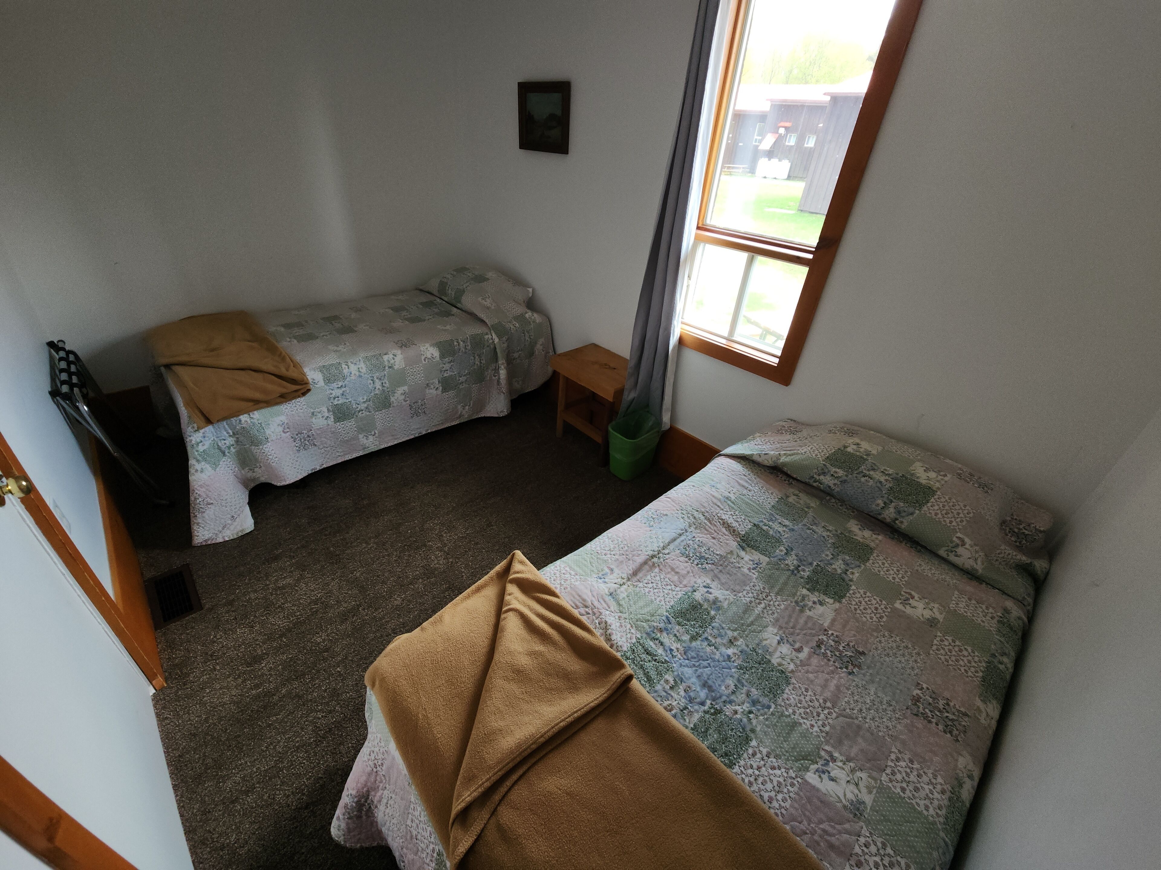 2 bedrooms, WiFi (free), bed sheets