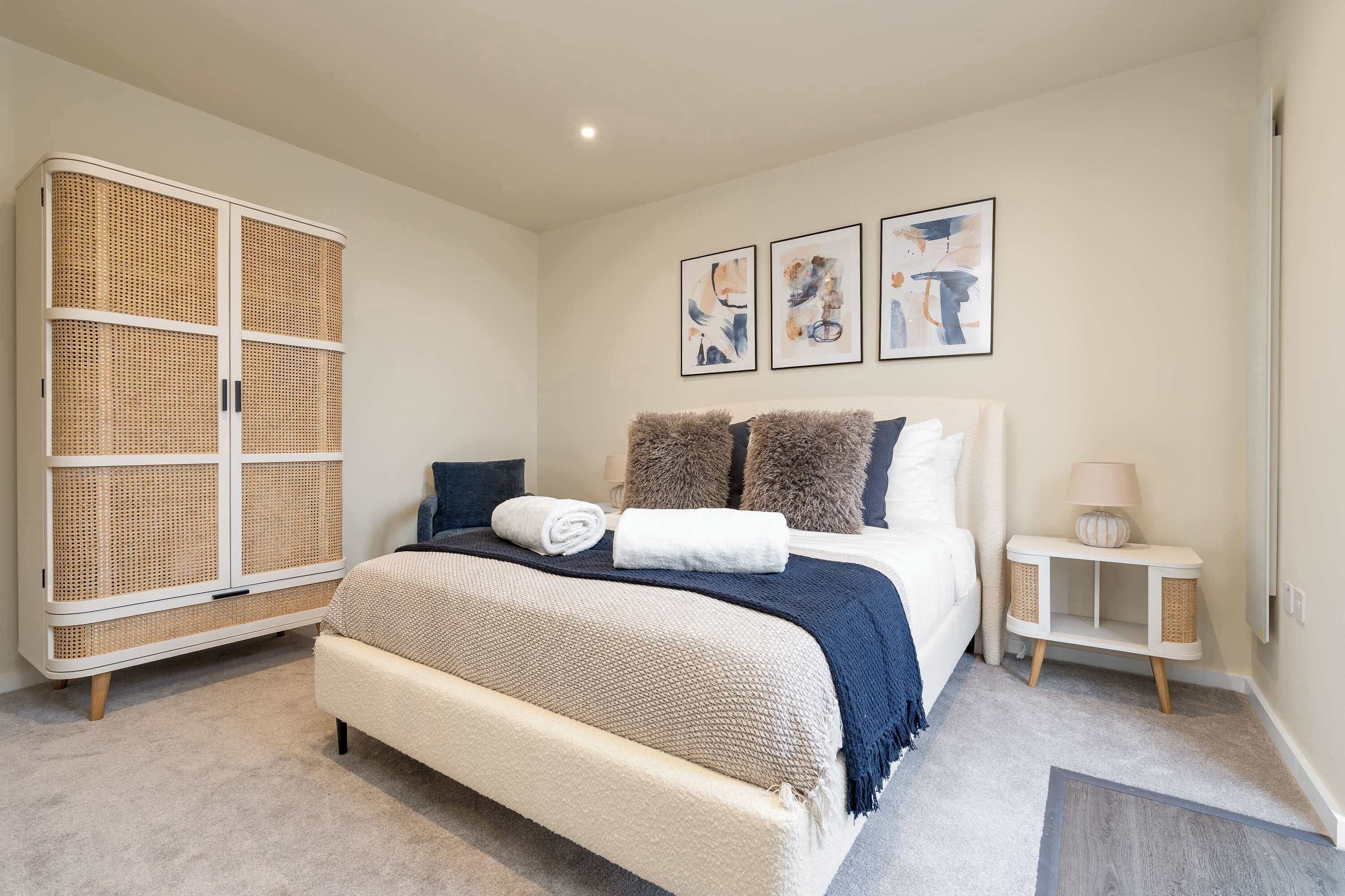 2 bedrooms, iron/ironing board, WiFi, bed sheets
