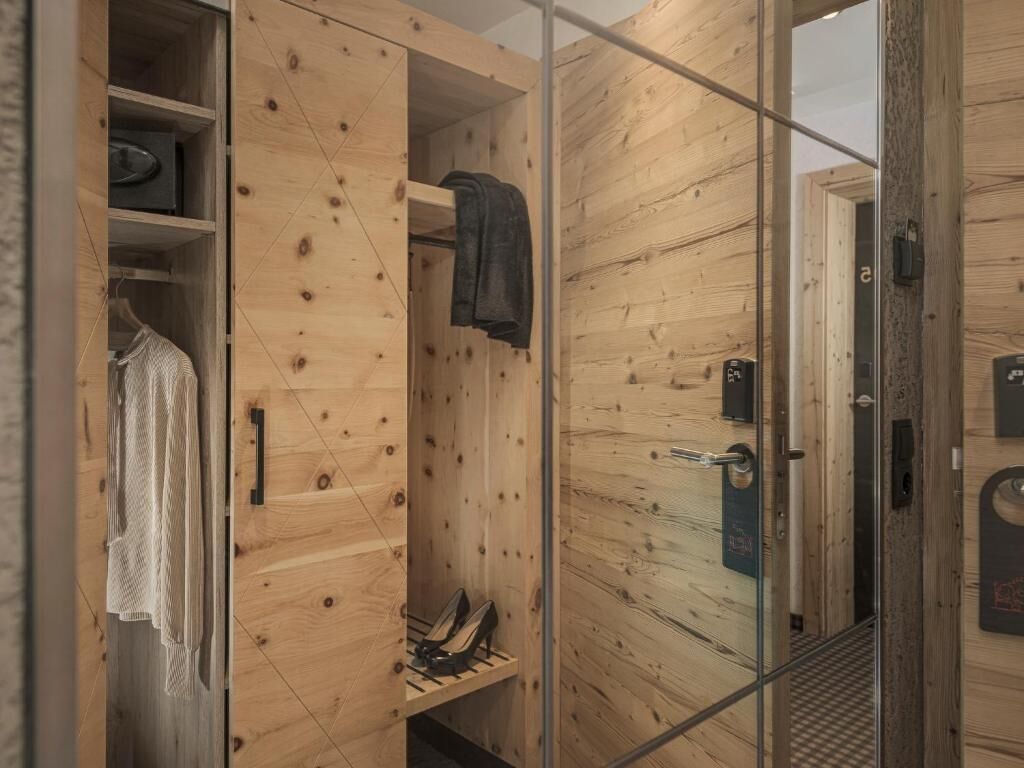Signature Double Room, Balcony | Interior