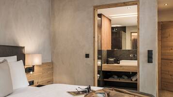 Panoramic Double Room, Balcony, Mountain View