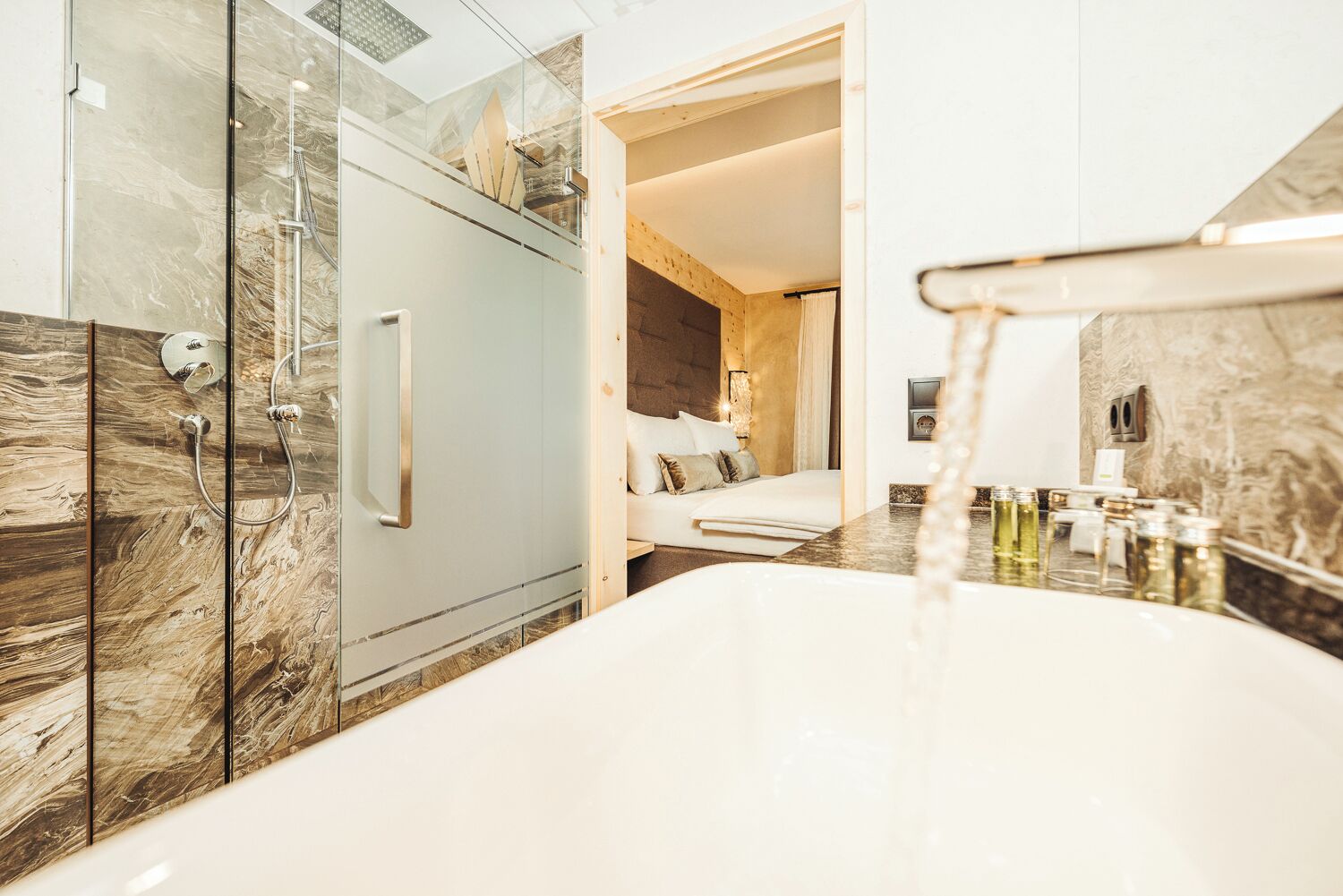 Signature Double Room, Balcony | Bathroom