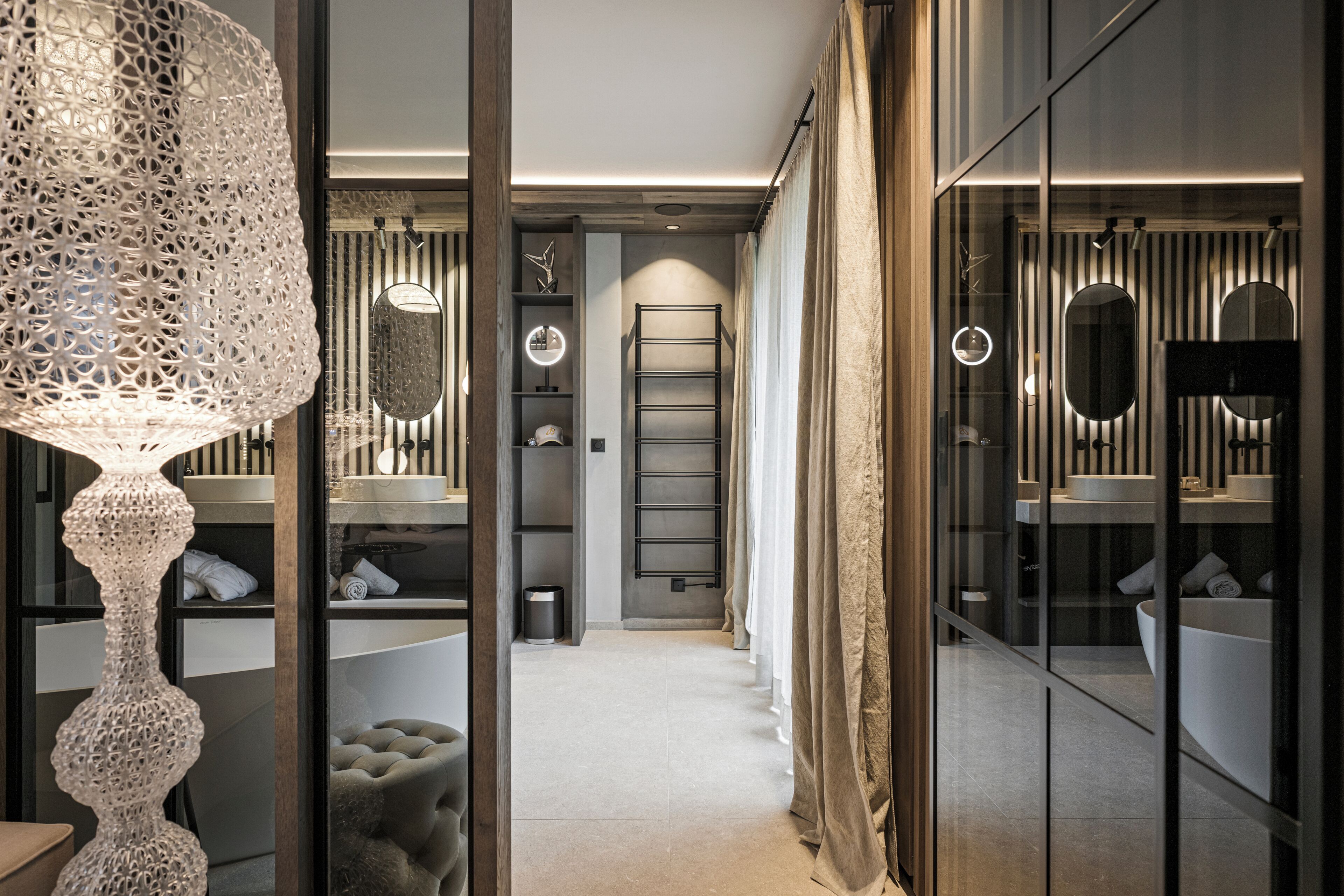 Deluxe Suite, Balcony, Mountain View | Bathroom