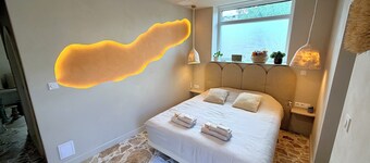 Le Douze - Private Suite, Jacuzzi Spa, and Terrace