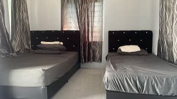 Habitación Deluxe doble | Escritorio, wifi gratis, ropa de cama