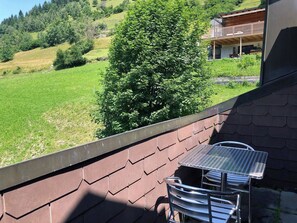 Outdoor dining - Cadras 23 Appartement/Fewo, Bad, WC, 1 Schlafraum 2 Zimmerwohnung - 4 Betten by Interhome (Tinizong)