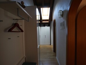 Interior - Cadras 23 Appartement/Fewo, Bad, WC, 1 Schlafraum 2 Zimmerwohnung - 4 Betten by Interhome (Tinizong)