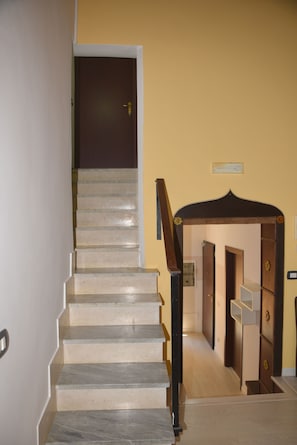 Family Room, Balcony, City View | Interior - B&B Garden in the city (Agrigento)
