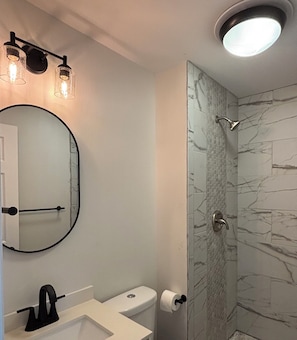 Bathroom - Cottage on Kline (Aberdeen)