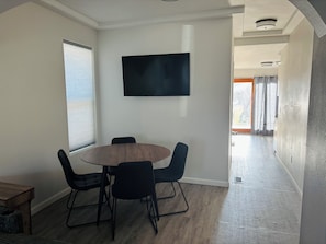 Dining - Cottage on Kline (Aberdeen)