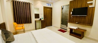 Maa Kripa Hotel