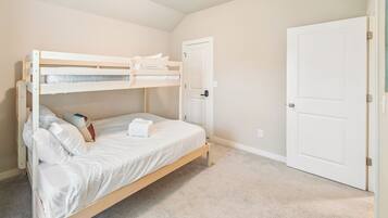 3 bedrooms, iron/ironing board, travel crib, WiFi (free)