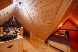 5 soverom, reiseseng for barn, wi-fi (inkludert) og sengetøy