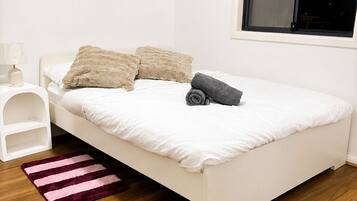 WiFi, bed sheets