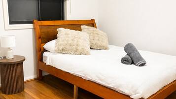 WiFi, bed sheets