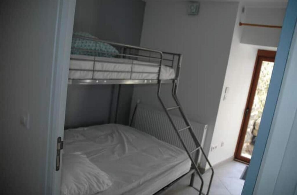 6 chambres, fer et planche à repasser, Wi-Fi, draps fournis