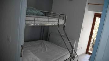 6 chambres, fer et planche à repasser, Wi-Fi, draps fournis