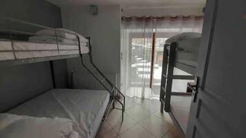 6 Schlafzimmer, Bügeleisen/Bügelbrett, WLAN, Bettwäsche