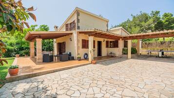 Villa | Outdoor dining